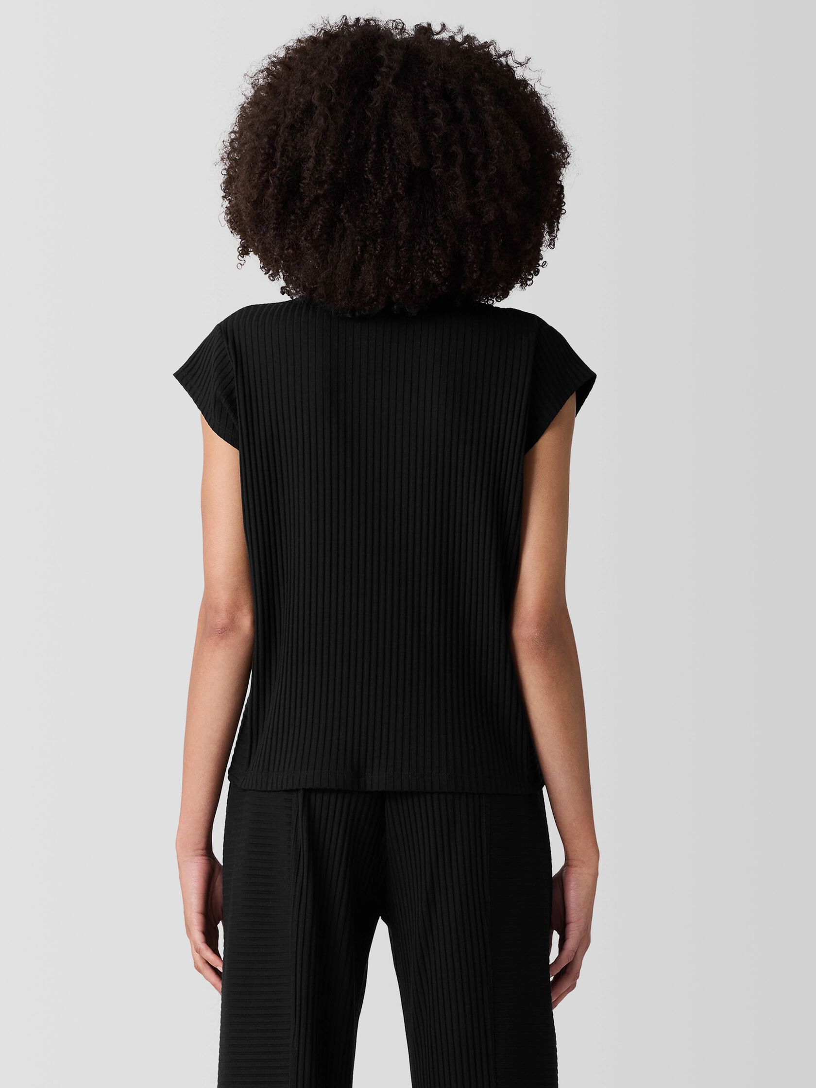 Textured Stretch Rib Round Neck Top