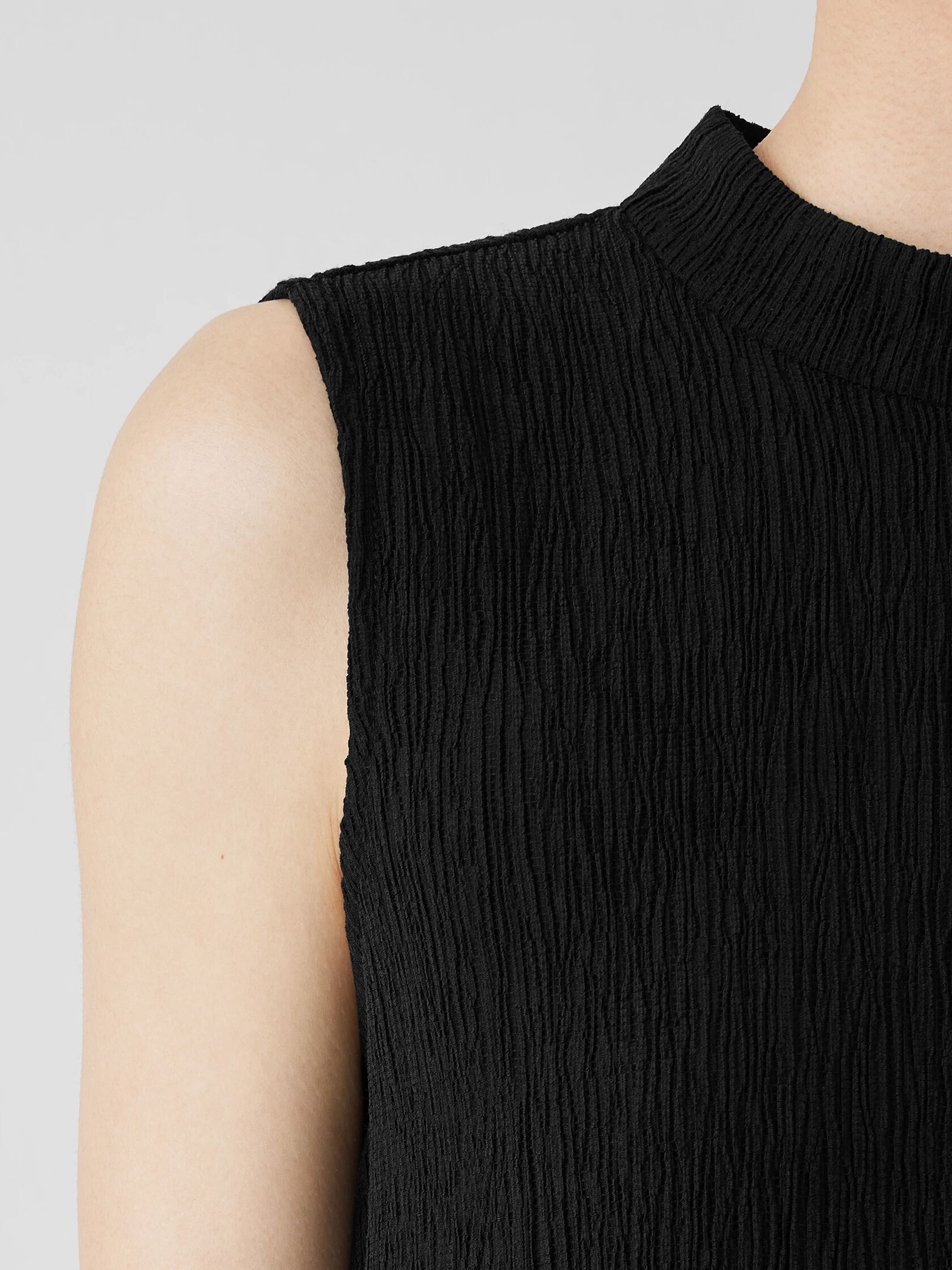 Woven Pliss&eacute; Mock Neck Dress
