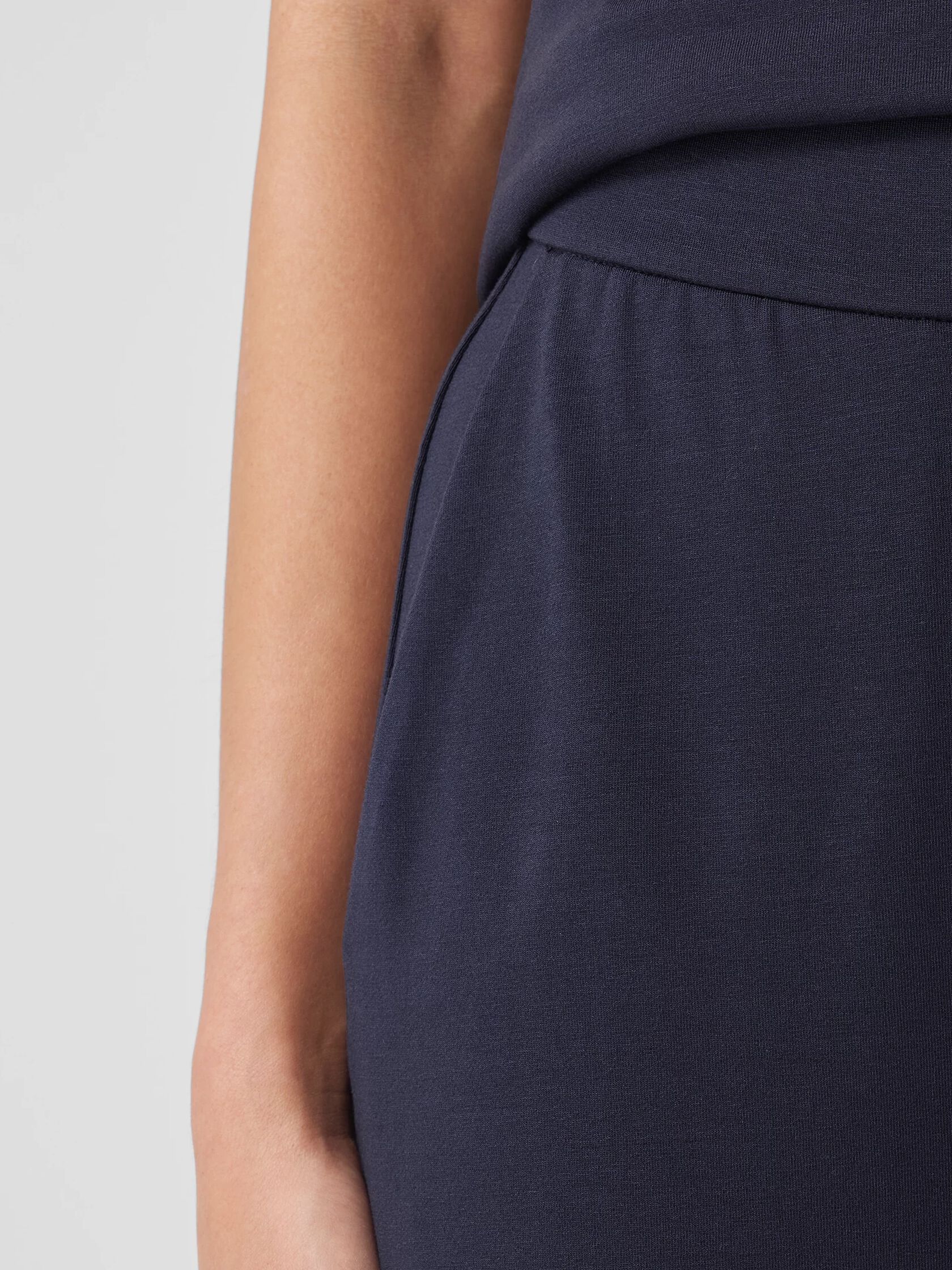 Stretch Jersey Knit Straight Pant