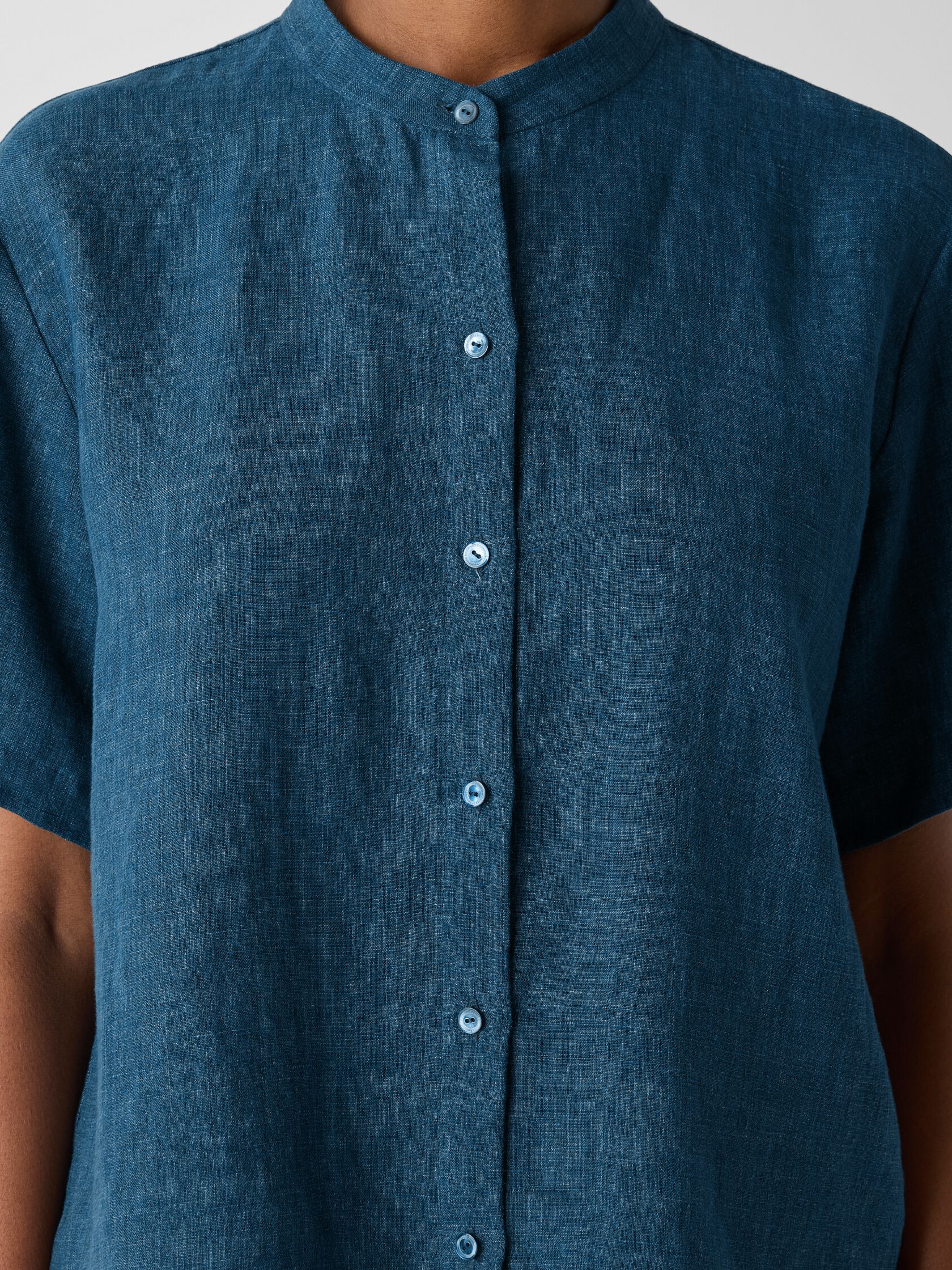 Washed Organic Linen D&eacute;lav&eacute; Band Collar Shirt