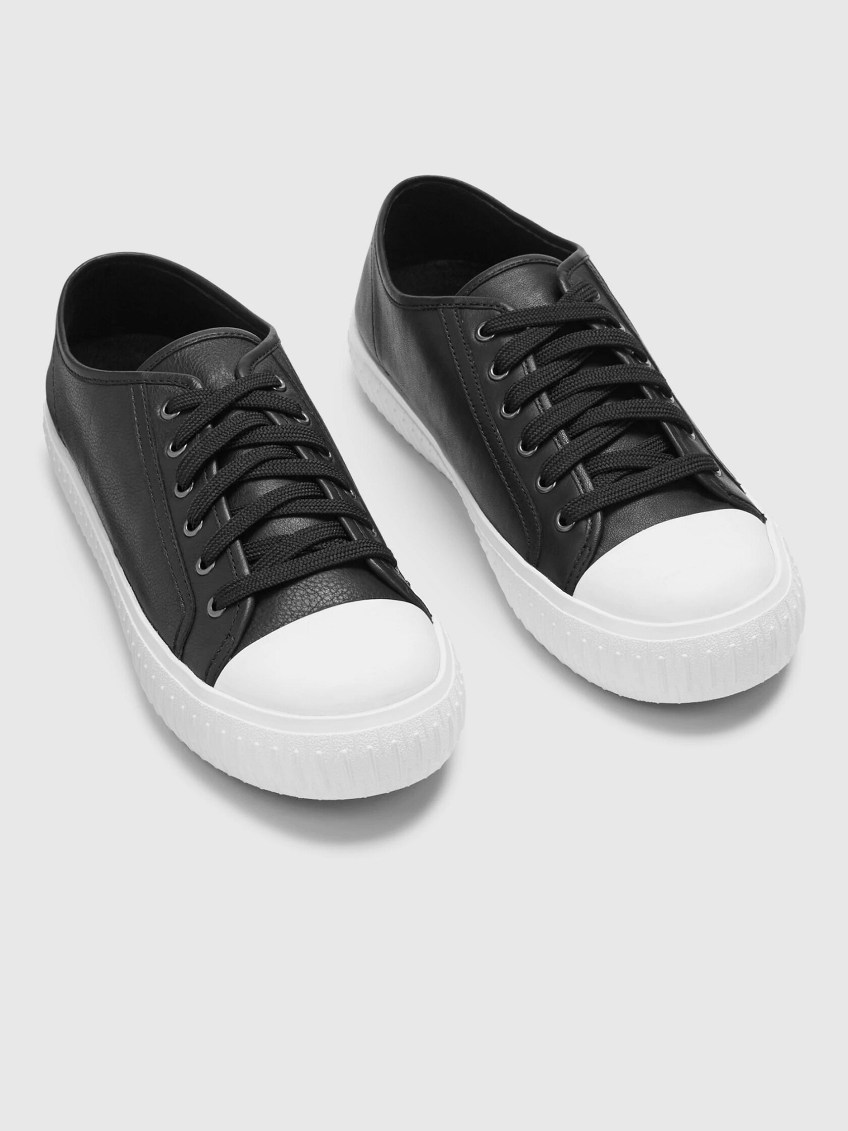 Nod Leather Sneaker