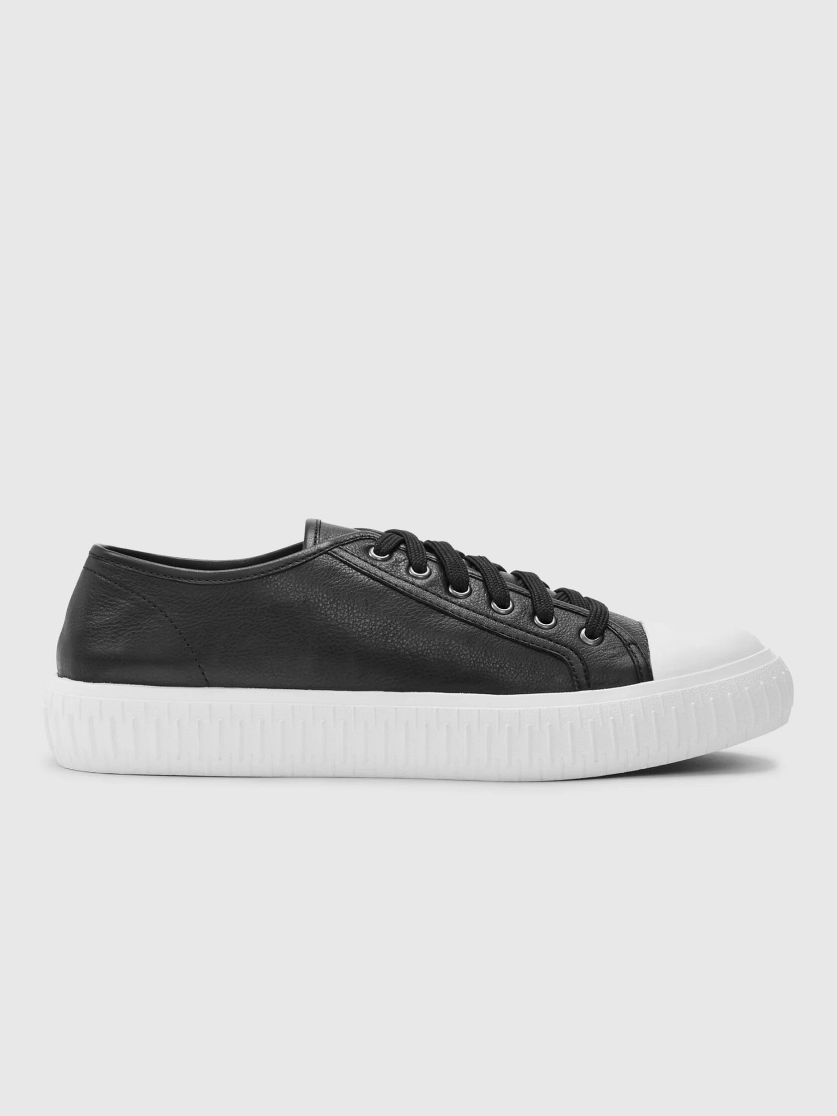 Nod Leather Sneaker