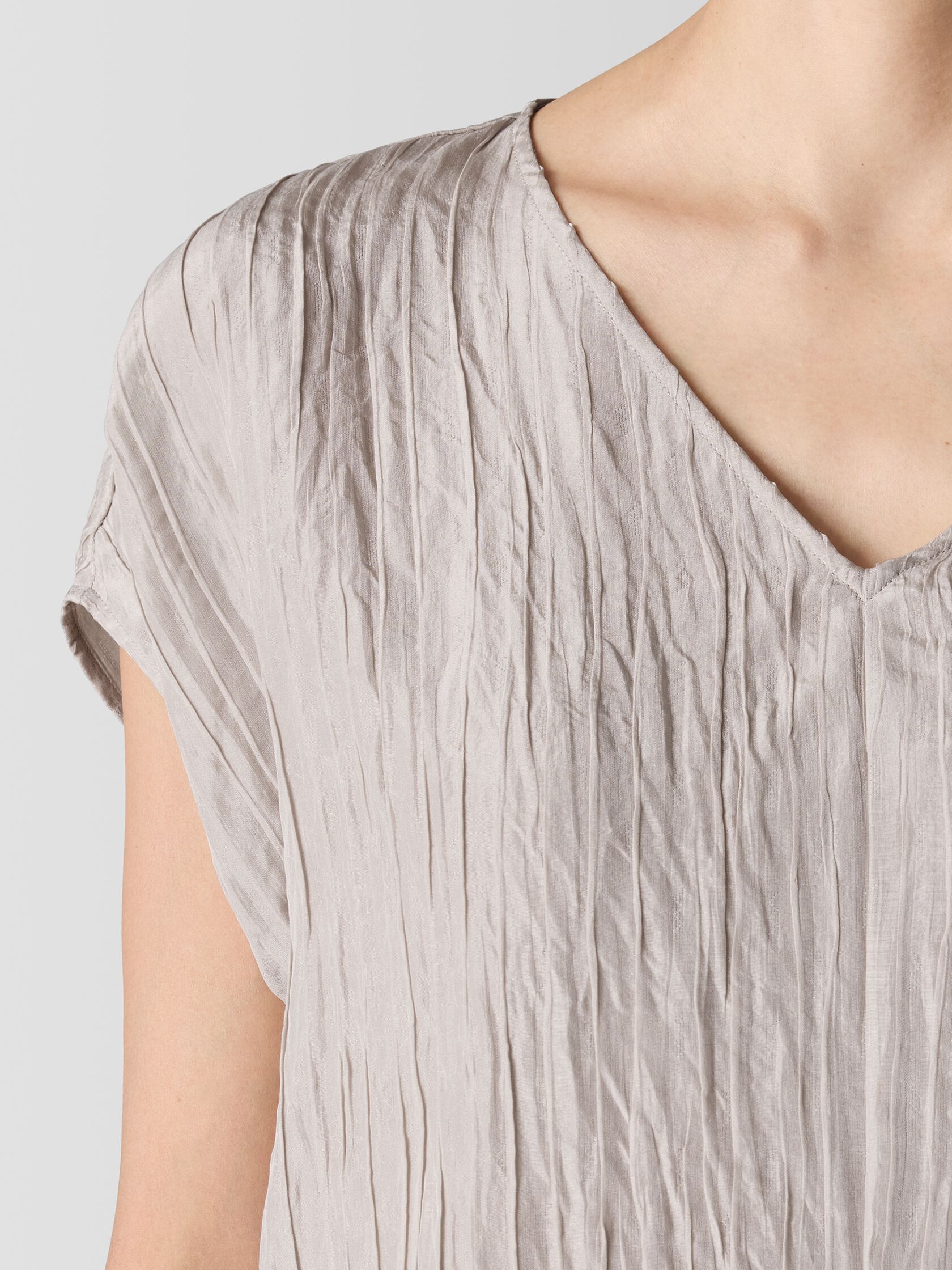 Textured Silk Jacquard V-Neck&nbsp;Top